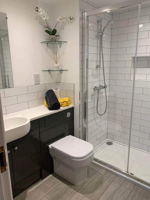 1 Bedroom Self Contained Separate Annexe In Exeter Ide Exteriör bild