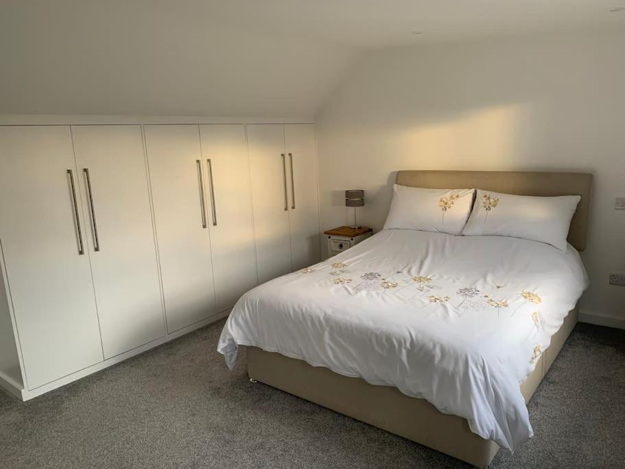 1 Bedroom Self Contained Separate Annexe In Exeter Ide Exteriör bild