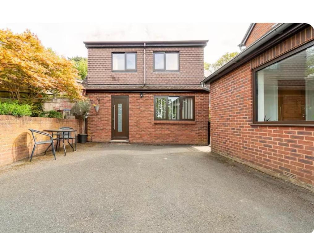 1 Bedroom Self Contained Separate Annexe In Exeter Ide Exteriör bild